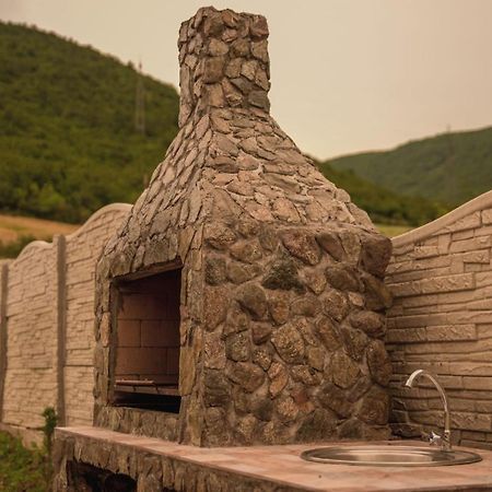 Cabana Varad Coronini Moldova Veche Экстерьер фото