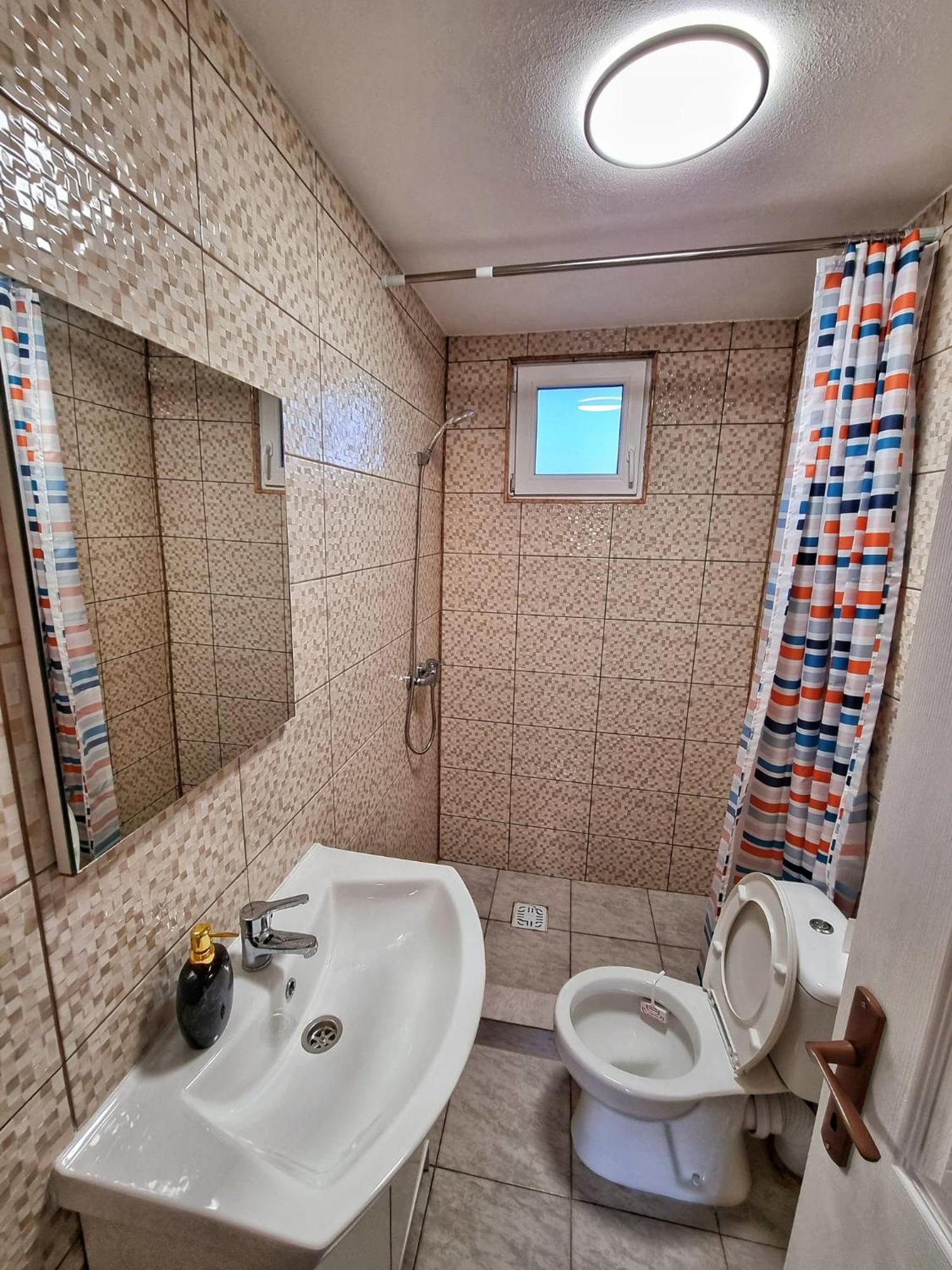 Cabana Varad Coronini Moldova Veche Экстерьер фото