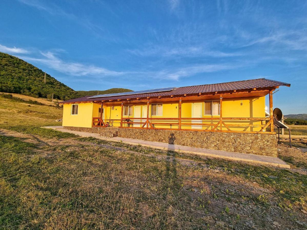 Cabana Varad Coronini Moldova Veche Экстерьер фото