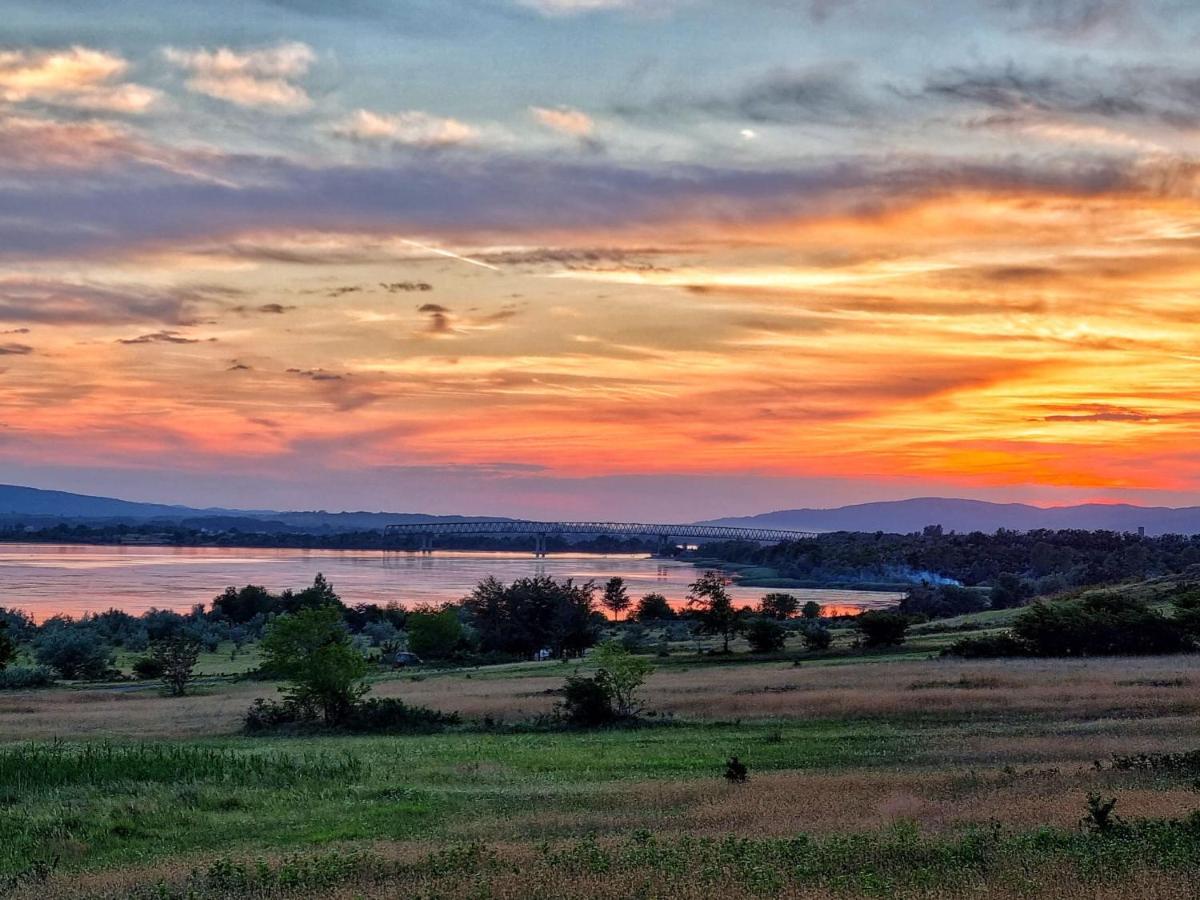 Cabana Varad Coronini Moldova Veche Экстерьер фото