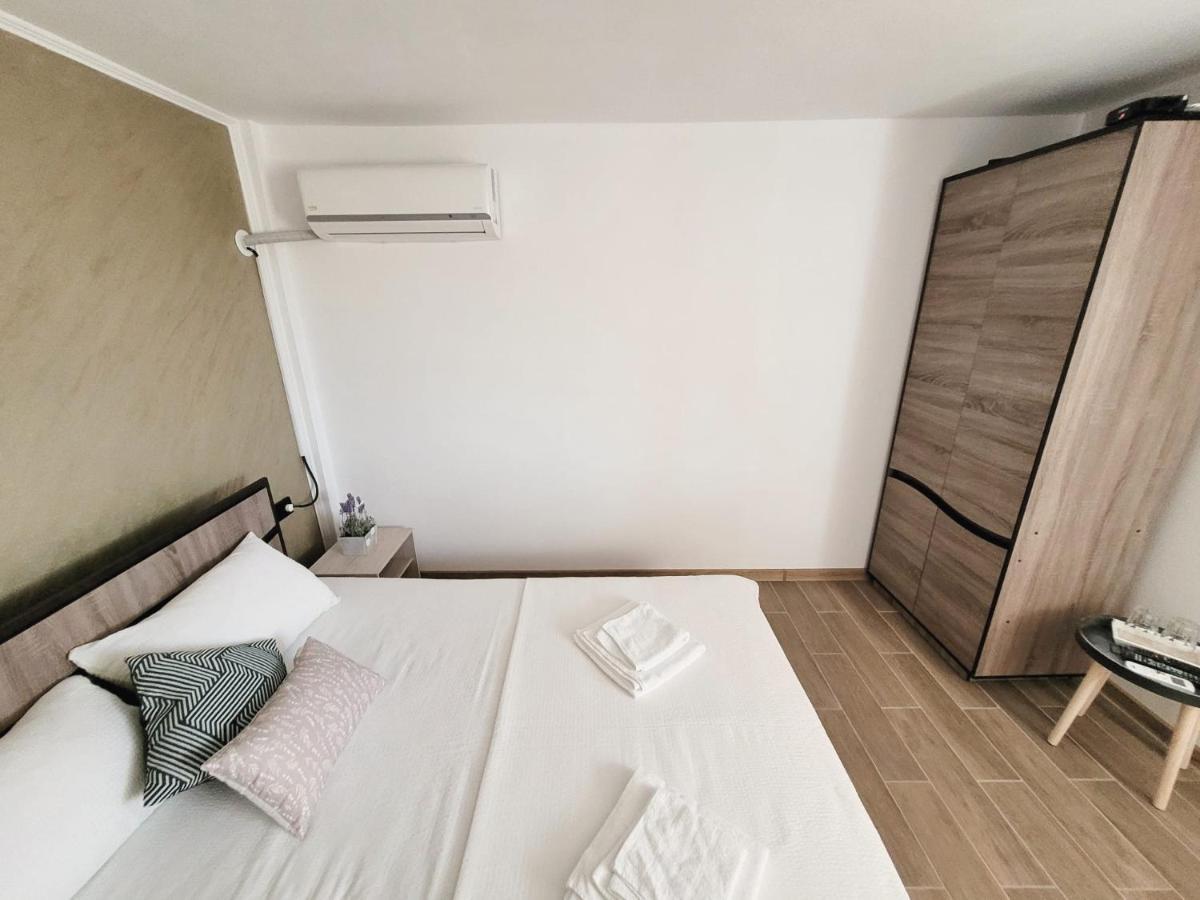Cabana Varad Coronini Moldova Veche Экстерьер фото