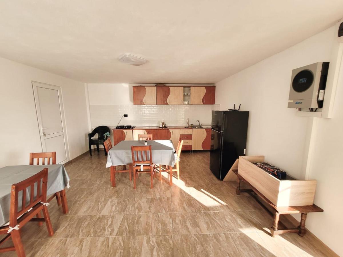 Cabana Varad Coronini Moldova Veche Экстерьер фото