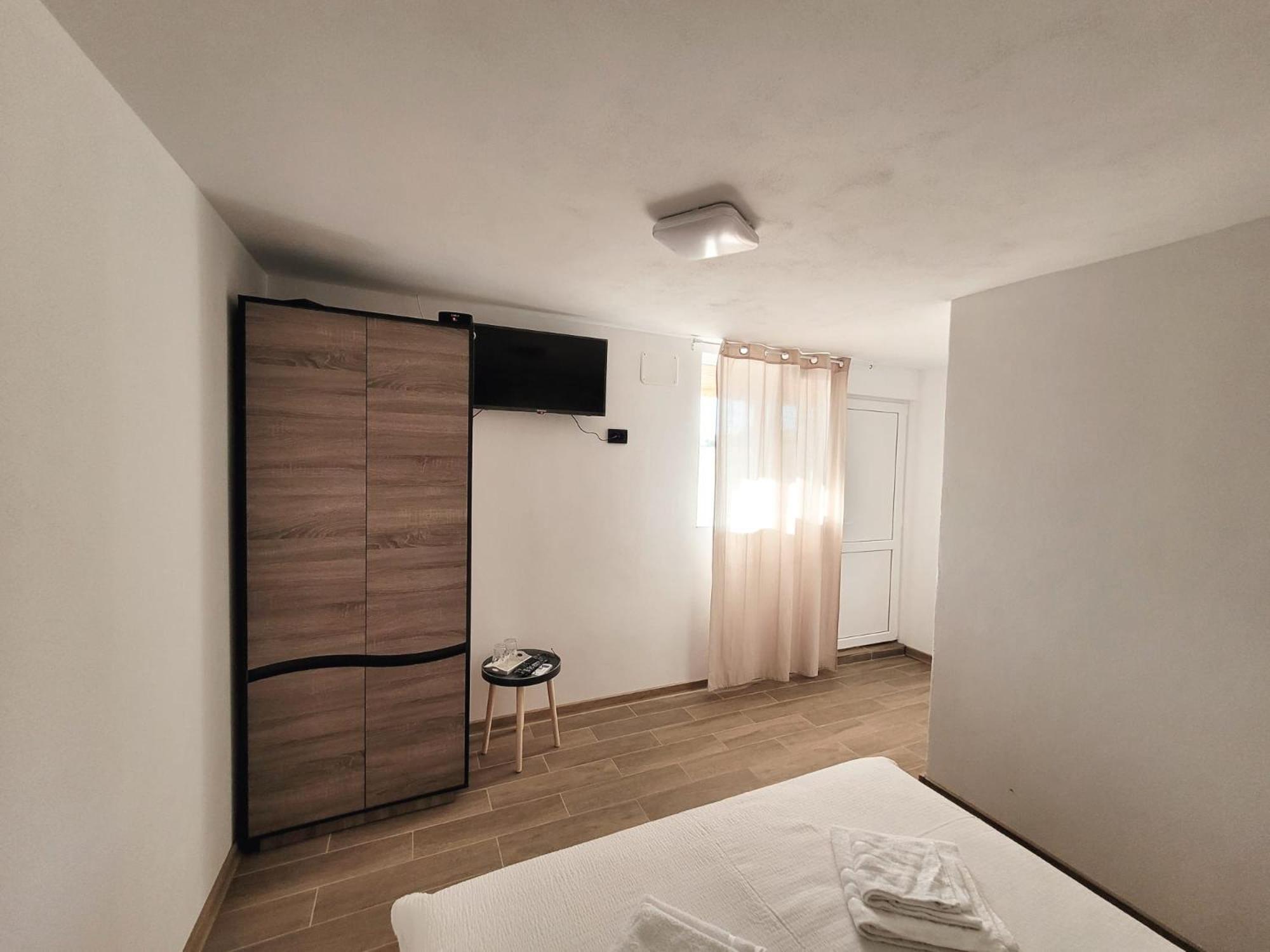 Cabana Varad Coronini Moldova Veche Экстерьер фото