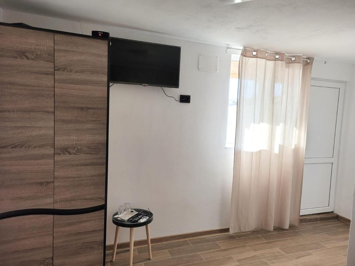 Cabana Varad Coronini Moldova Veche Экстерьер фото
